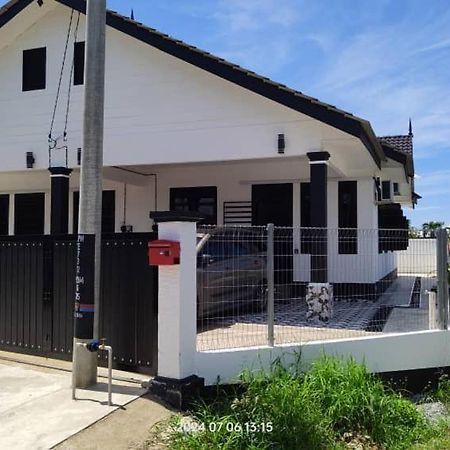 Hadeera Minimalis Family Homestay Kuala Terengganu Extérieur photo